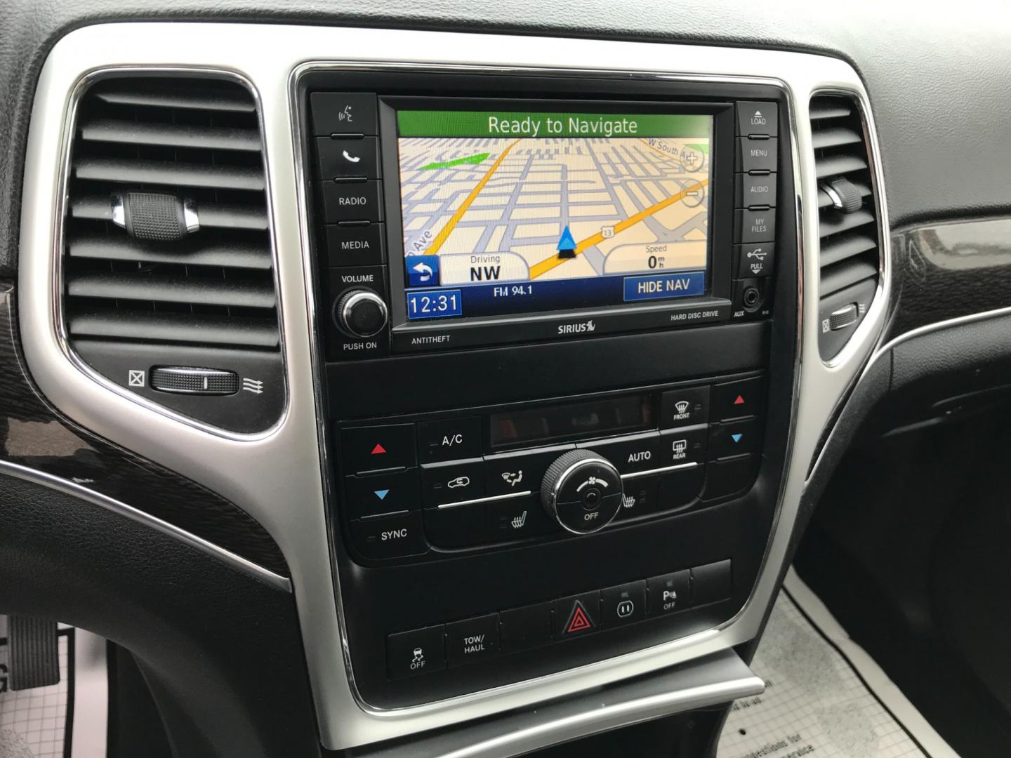 2011 Silver /Black Jeep Grand Cherokee Laredo (1J4RR4GTXBC) with an 5.7 Liter HEMI engine, Automatic transmission, located at 577 Chester Pike, Prospect Park, PA, 19076, (610) 237-1015, 39.886154, -75.302338 - Photo#15